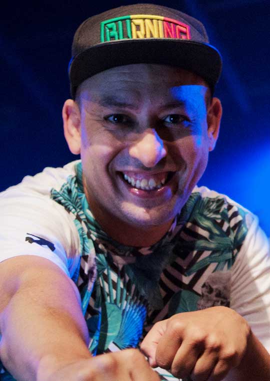 Rodrigo Celestino - Baixo